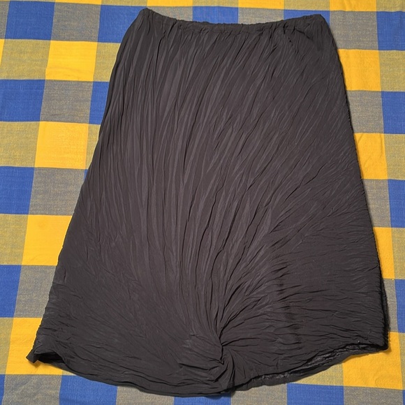 Babette skirt. Pleated with elastic waist.  Size medium. Made in USA.￼ - Picture 6 of 9